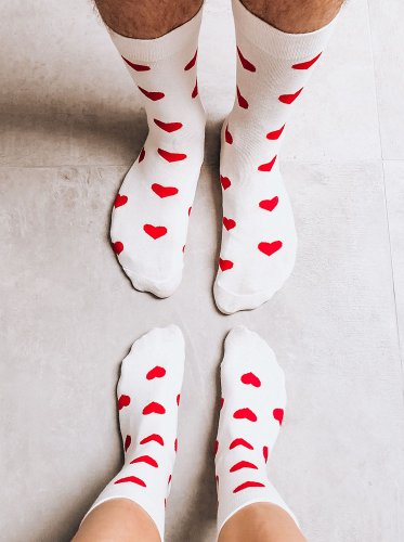 Ponožky s červenými srdíčky dámské bílé