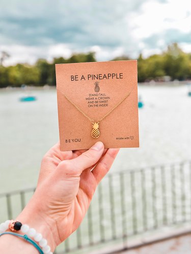 Dárková karta Be a Pineaple + Řetízek Ananas