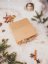 Dárková krabička se stojánkem a řetízek s andílekem na vánoční kartě